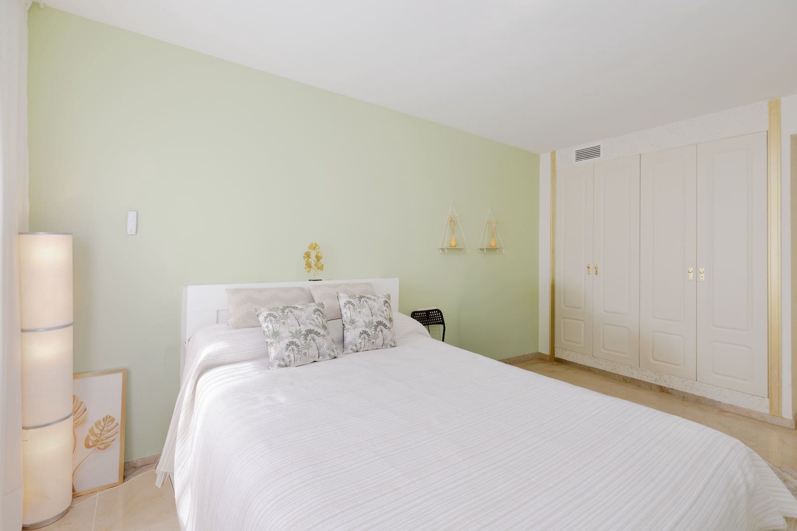 Piso de 2 habitaciones en Marbella en venta con piscina garaje - 445.000 € (Ref: 9919327)