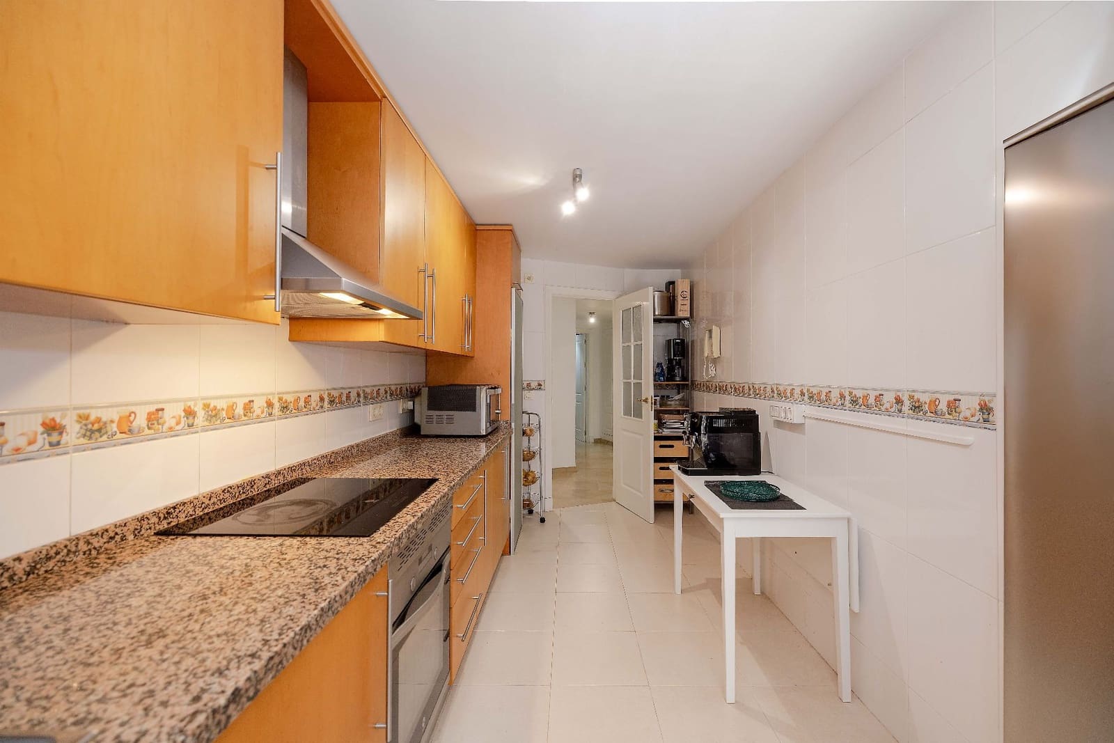 Piso de 2 habitaciones en Marbella en venta con piscina garaje - 445.000 € (Ref: 9919327)
