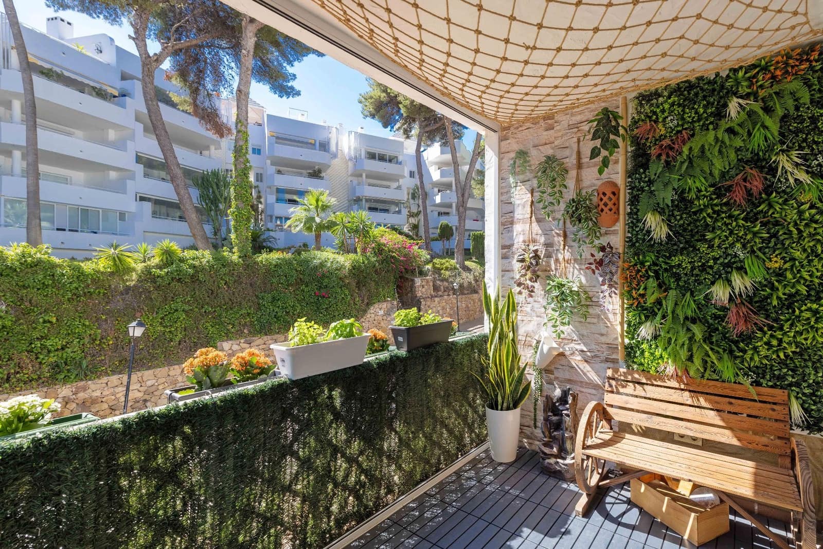 Piso de 2 habitaciones en Marbella en venta con piscina garaje - 445.000 € (Ref: 9919327)
