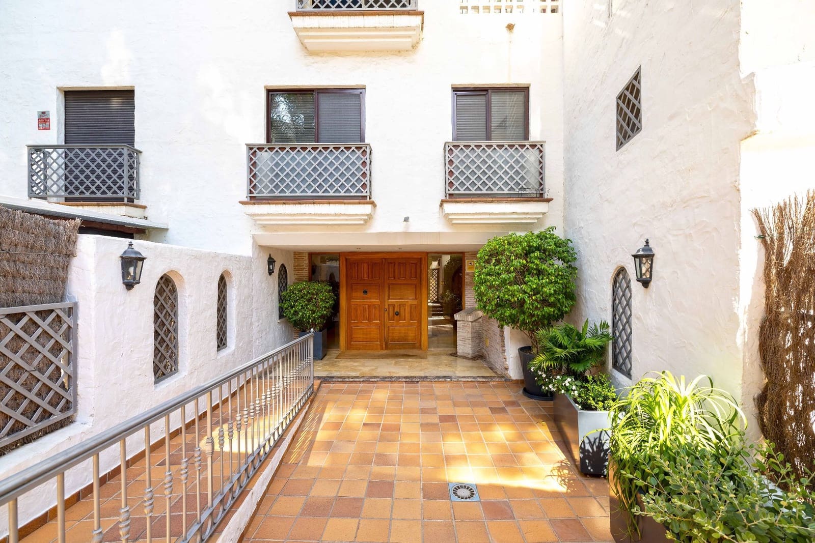 Piso de 2 habitaciones en Marbella en venta con piscina garaje - 445.000 € (Ref: 9919327)