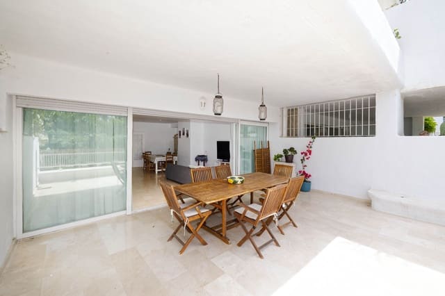 4 soverom Hus til salgs i Marbella - € 1 050 000 (Ref: 9919329)