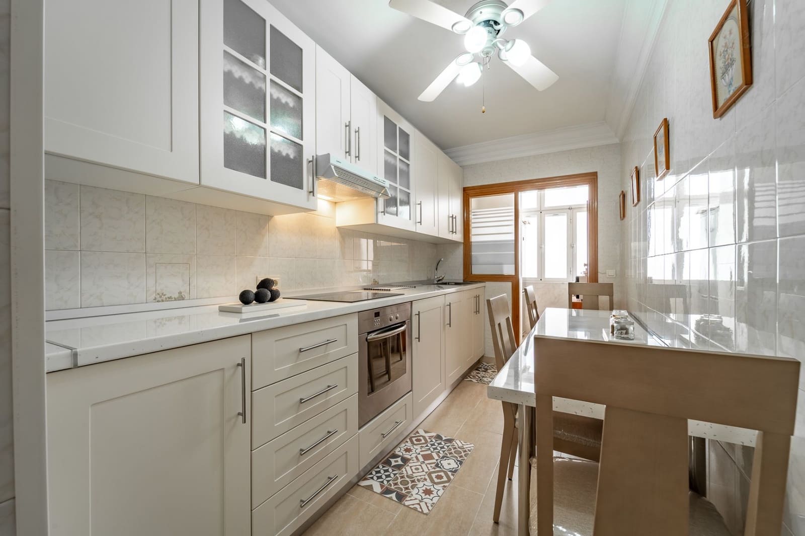 3 bedroom Flat for sale in Estepona - € 410,000 (Ref: 9921664)