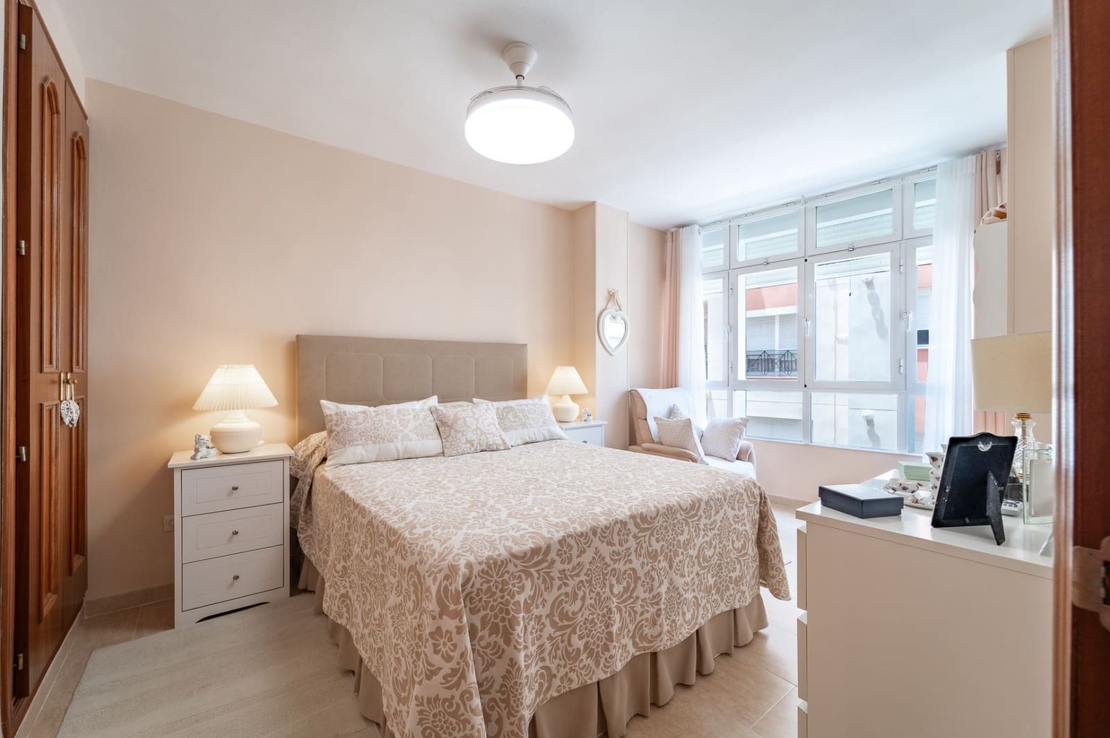 3 bedroom Flat for sale in Estepona - € 410,000 (Ref: 9921664)
