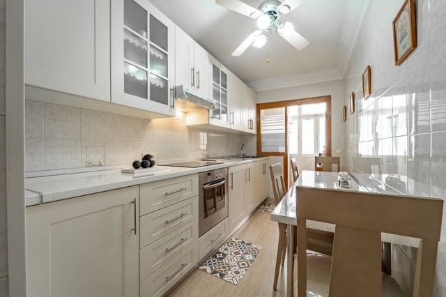 3 bedroom Flat for sale in Estepona - € 410,000 (Ref: 9921664)