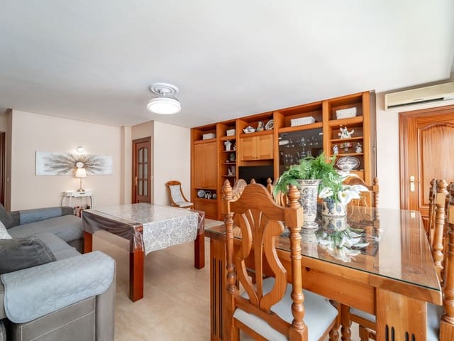 3 bedroom Flat for sale in Estepona - € 410,000 (Ref: 9921664)