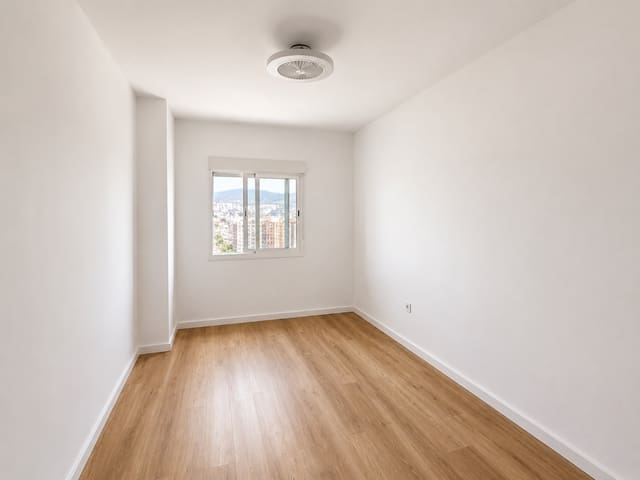 3 soveværelse Lejlighed til salg i Málaga by - € 418.000 (Ref: 9921665)
