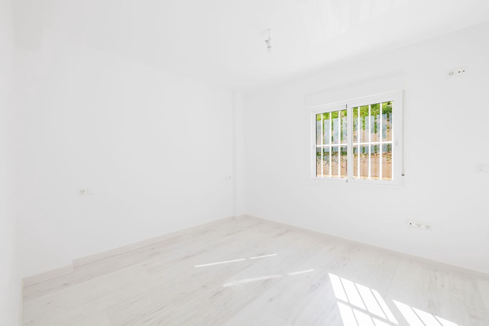 2 soveværelse Lejlighed til salg i Malaga by - € 339.000 (Ref: 9921668)