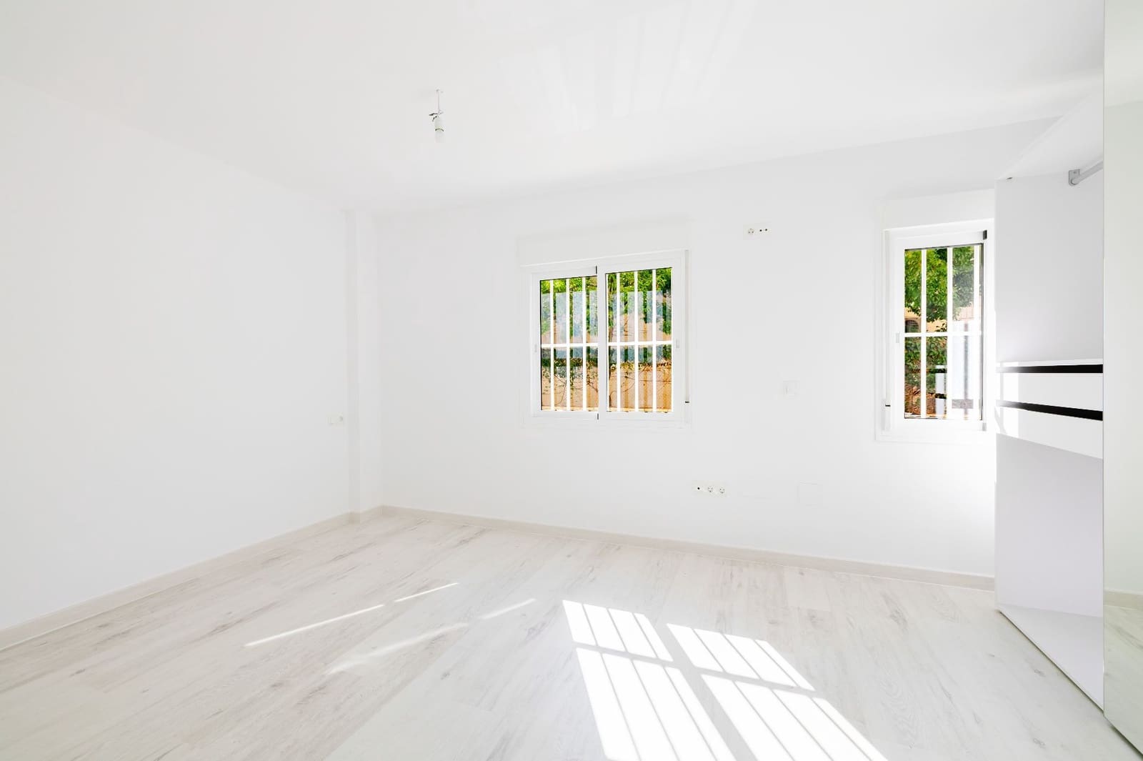 2 soveværelse Lejlighed til salg i Malaga by - € 339.000 (Ref: 9921668)