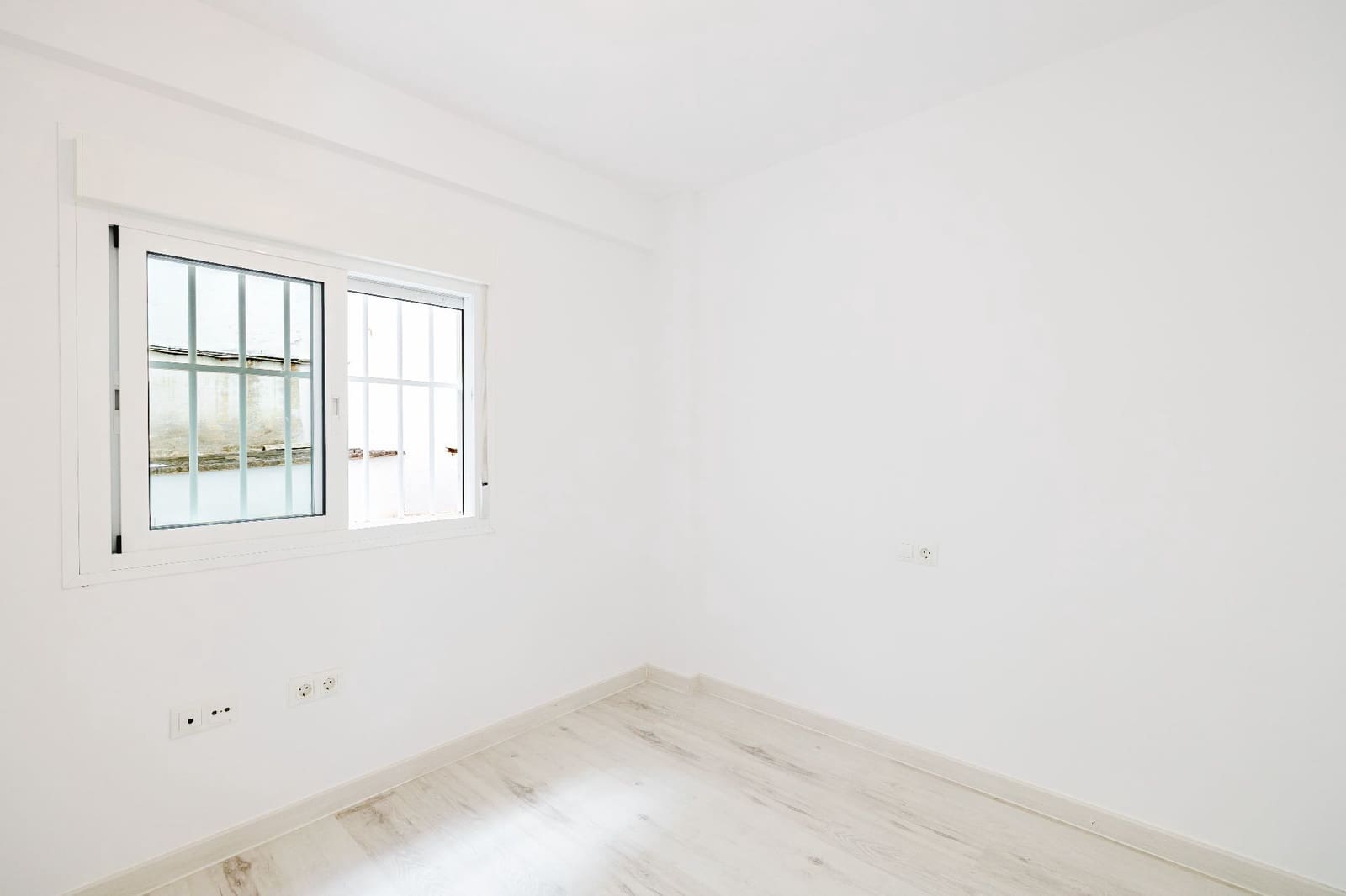 2 soveværelse Lejlighed til salg i Malaga by - € 339.000 (Ref: 9921668)