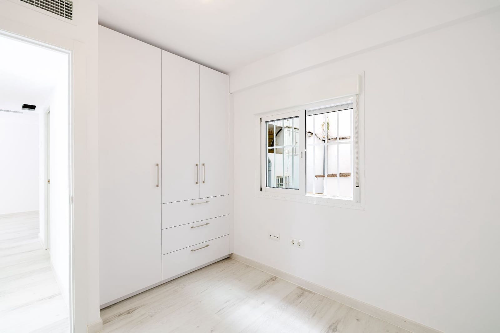 2 soveværelse Lejlighed til salg i Malaga by - € 339.000 (Ref: 9921668)