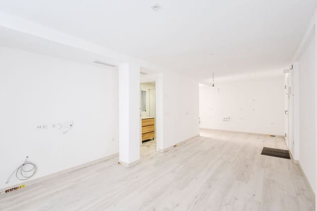 2 soveværelse Lejlighed til salg i Málaga by - € 339.000 (Ref: 9921669)