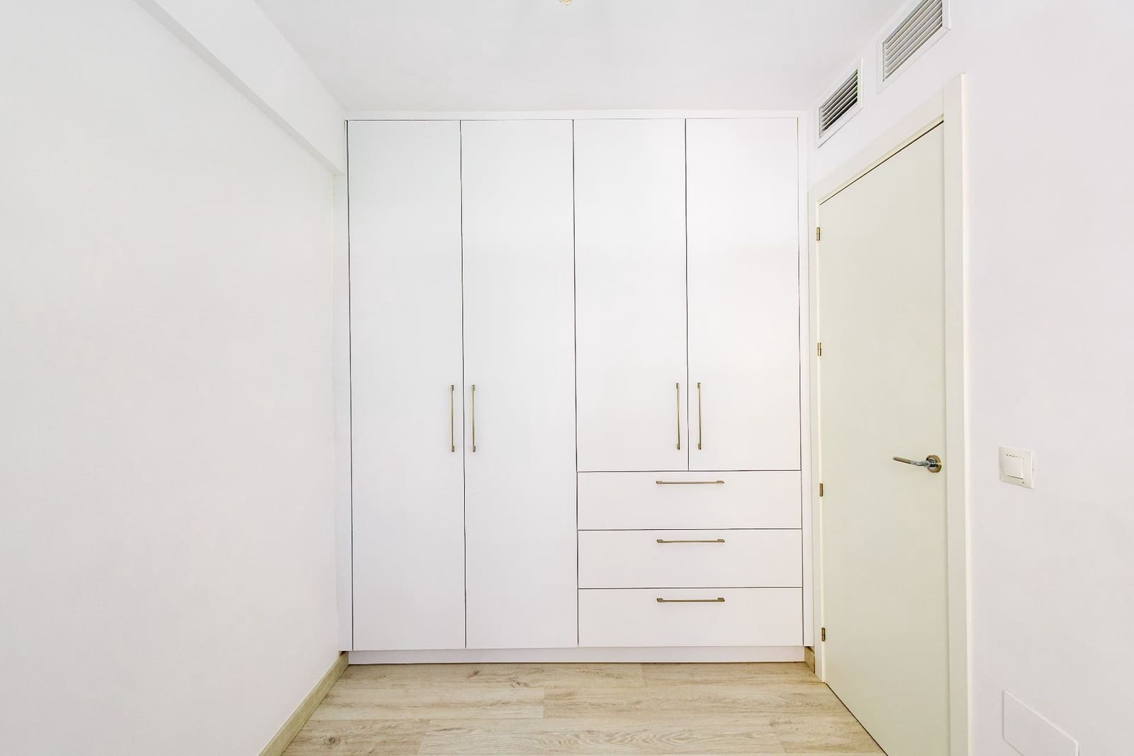 2 soveværelse Lejlighed til salg i Malaga by - € 339.000 (Ref: 9921669)