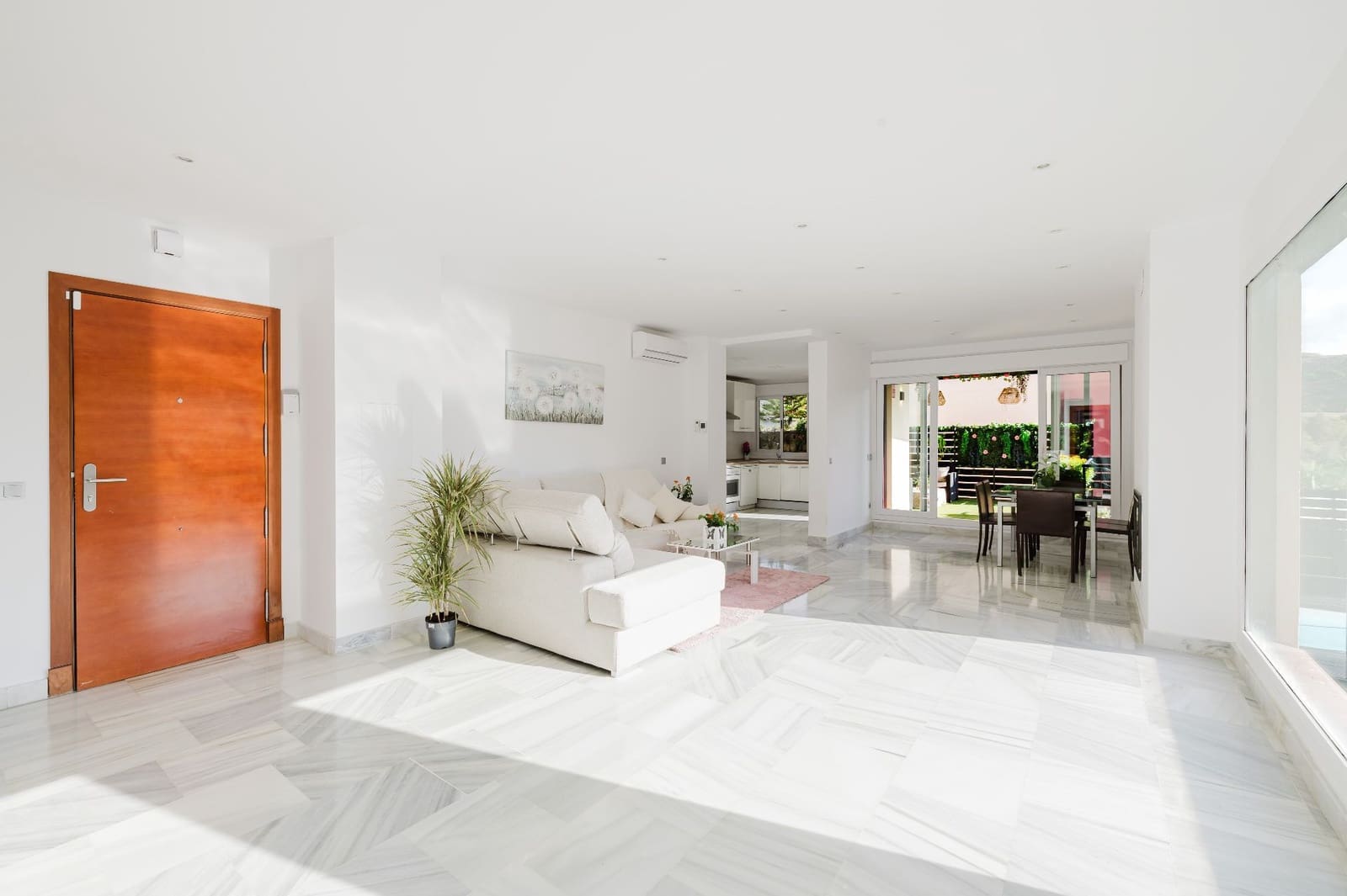 4 Zimmer Villa zu verkaufen in Benahavis mit Pool Garage - 699.000 € (Ref: 9923194)
