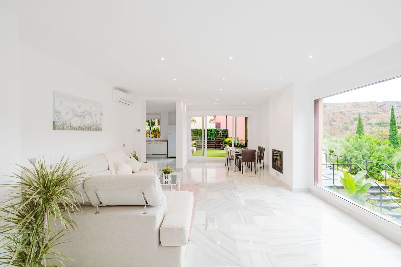 4 Zimmer Villa zu verkaufen in Benahavis mit Pool Garage - 699.000 € (Ref: 9923194)