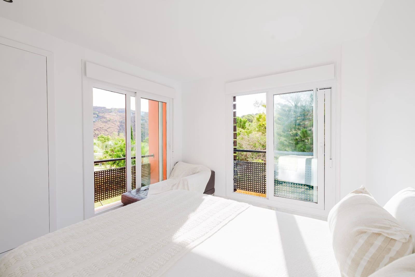 4 Zimmer Villa zu verkaufen in Benahavis mit Pool Garage - 699.000 € (Ref: 9923194)