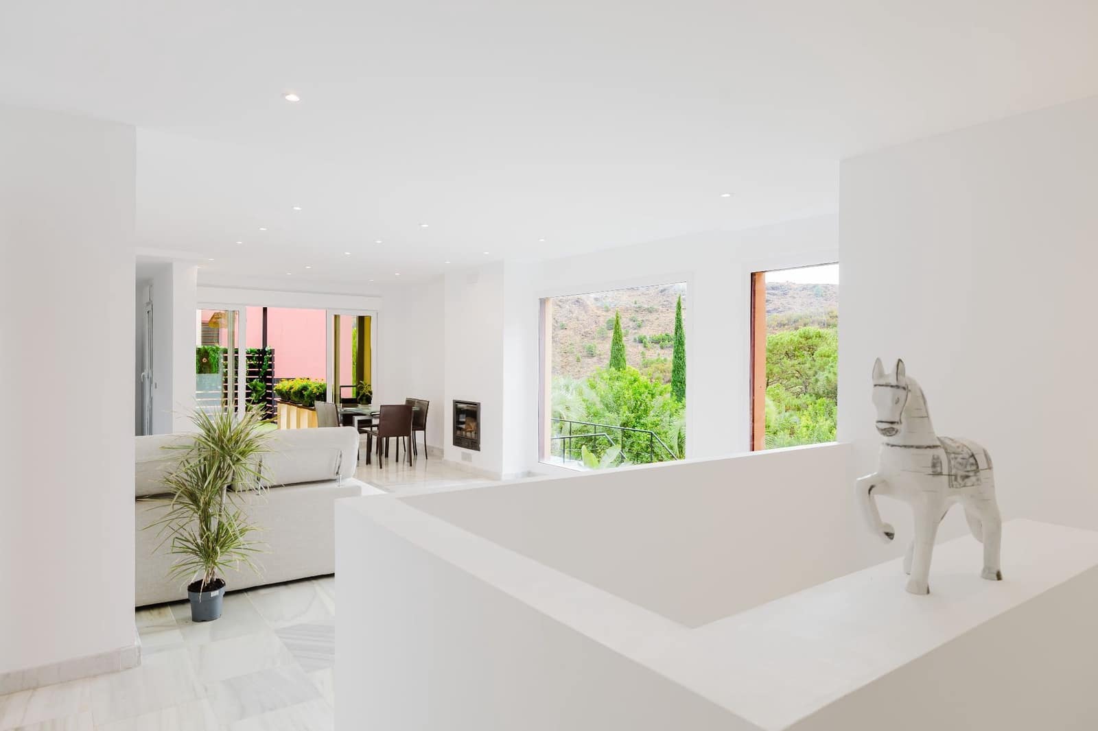 4 Zimmer Villa zu verkaufen in Benahavis mit Pool Garage - 699.000 € (Ref: 9923194)