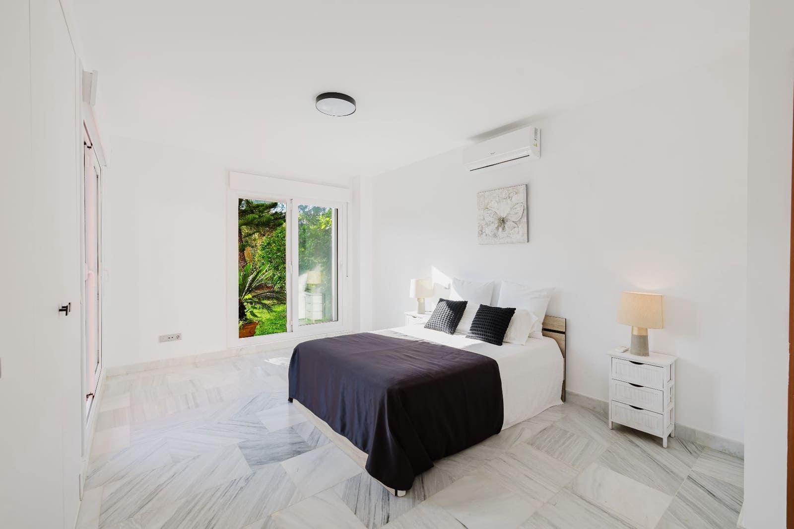 4 Zimmer Villa zu verkaufen in Benahavis mit Pool Garage - 699.000 € (Ref: 9923194)