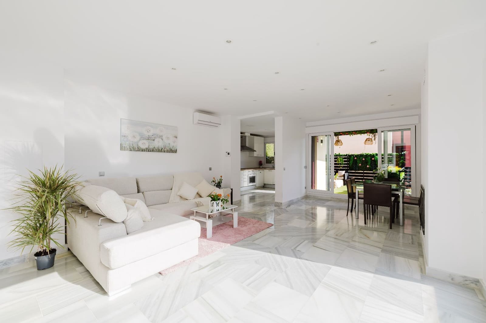4 Zimmer Villa zu verkaufen in Benahavis mit Pool Garage - 699.000 € (Ref: 9923194)