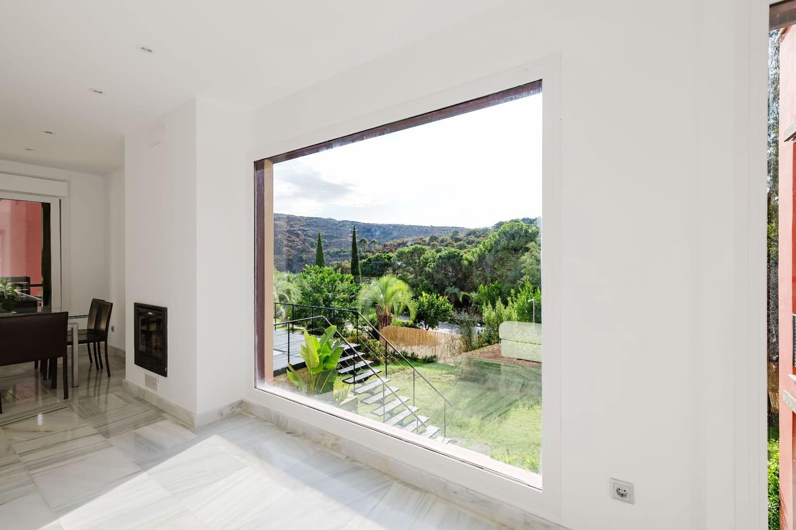 4 Zimmer Villa zu verkaufen in Benahavis mit Pool Garage - 699.000 € (Ref: 9923194)