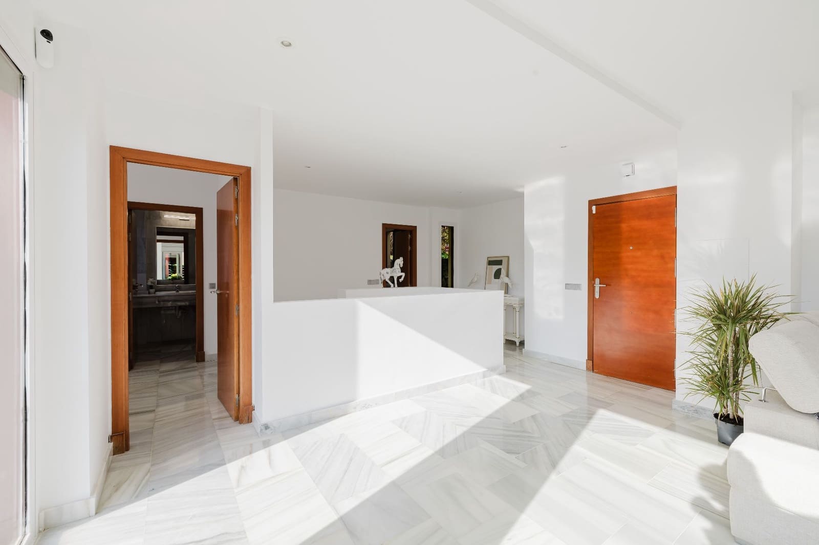 4 Zimmer Villa zu verkaufen in Benahavis mit Pool Garage - 699.000 € (Ref: 9923194)
