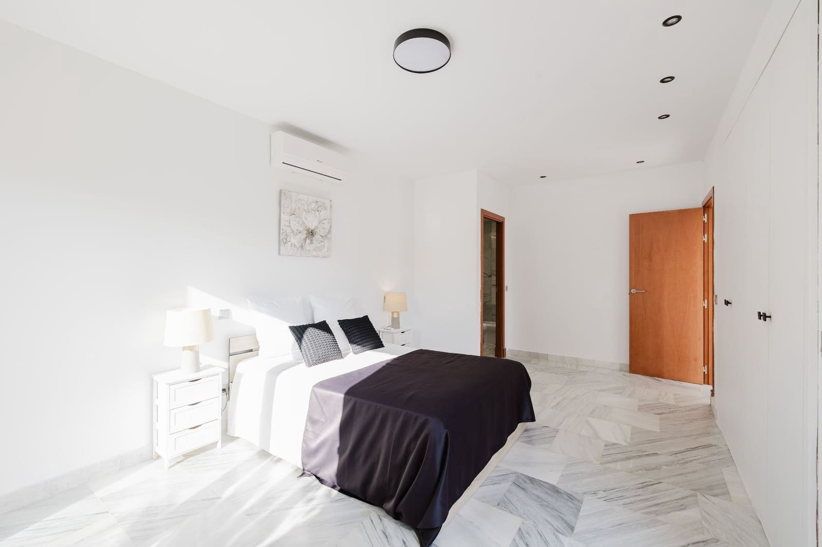 4 Zimmer Villa zu verkaufen in Benahavis mit Pool Garage - 699.000 € (Ref: 9923194)