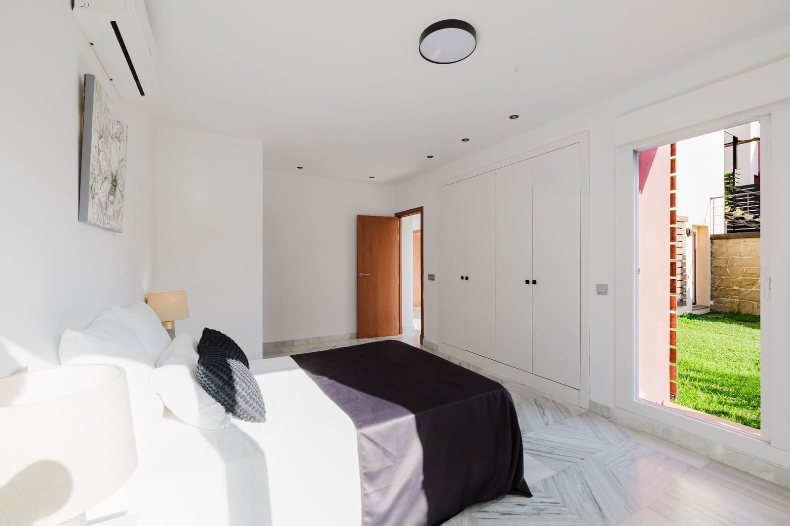 4 Zimmer Villa zu verkaufen in Benahavis mit Pool Garage - 699.000 € (Ref: 9923194)
