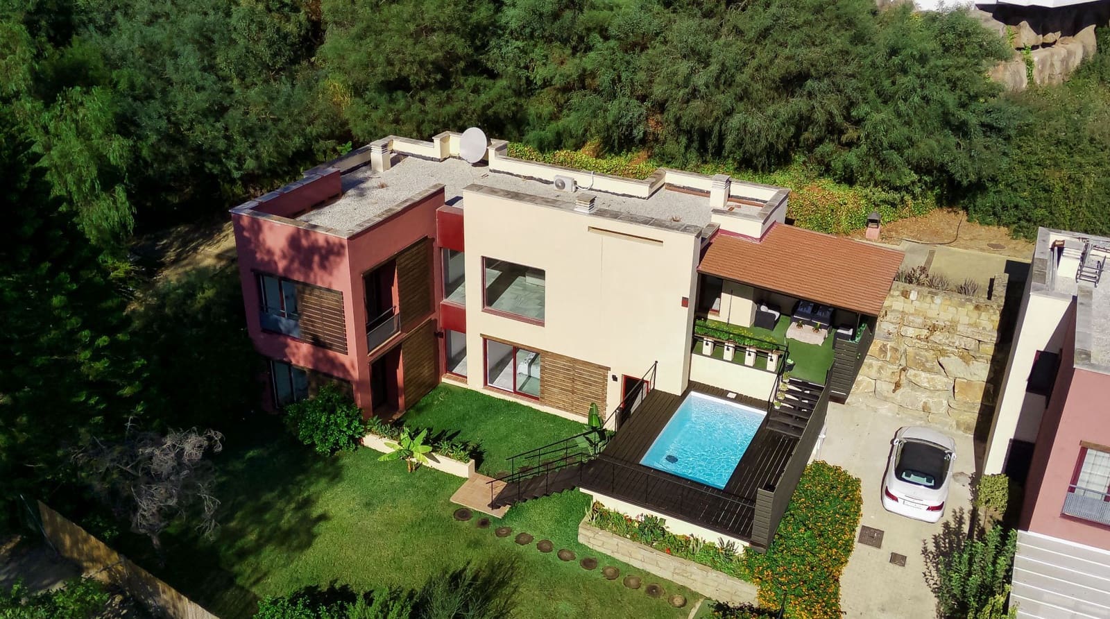 4 Zimmer Villa zu verkaufen in Benahavis mit Pool Garage - 699.000 € (Ref: 9923194)