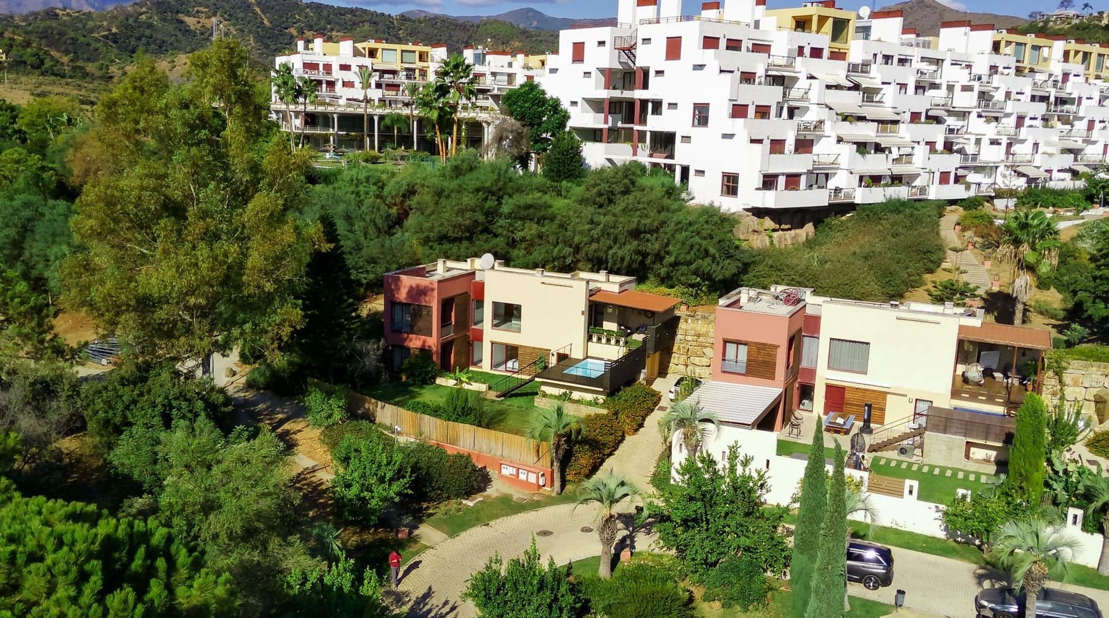 4 Zimmer Villa zu verkaufen in Benahavis mit Pool Garage - 699.000 € (Ref: 9923194)