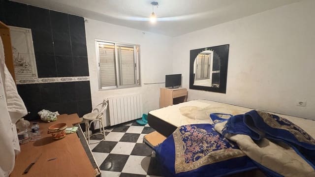 8 slaapkamer Huis te koop in Villanueva del Trabuco - € 220.000 (Ref: 9923198)