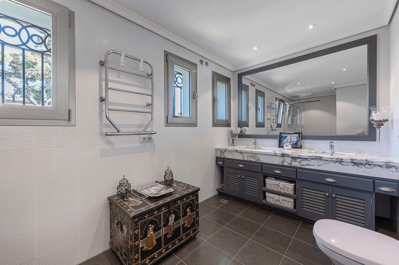 5 bedroom Villa for sale in Marbella with pool garage - € 5,500,000 (Ref: 9923200)