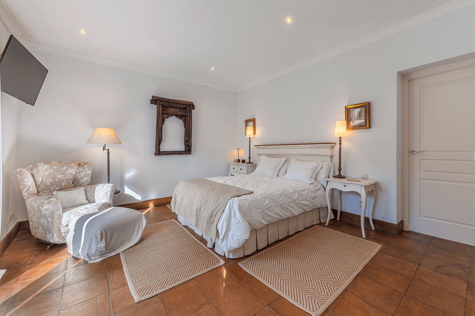 5 bedroom Villa for sale in Marbella with pool garage - € 5,500,000 (Ref: 9923200)