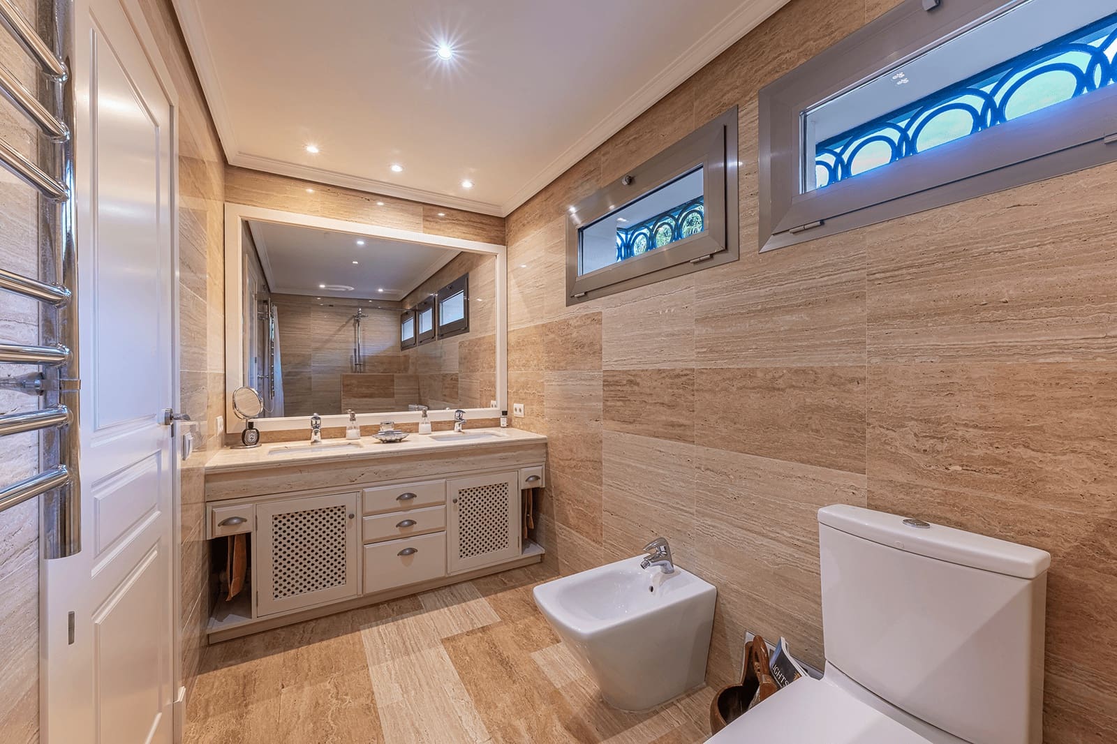 5 bedroom Villa for sale in Marbella with pool garage - € 5,500,000 (Ref: 9923200)