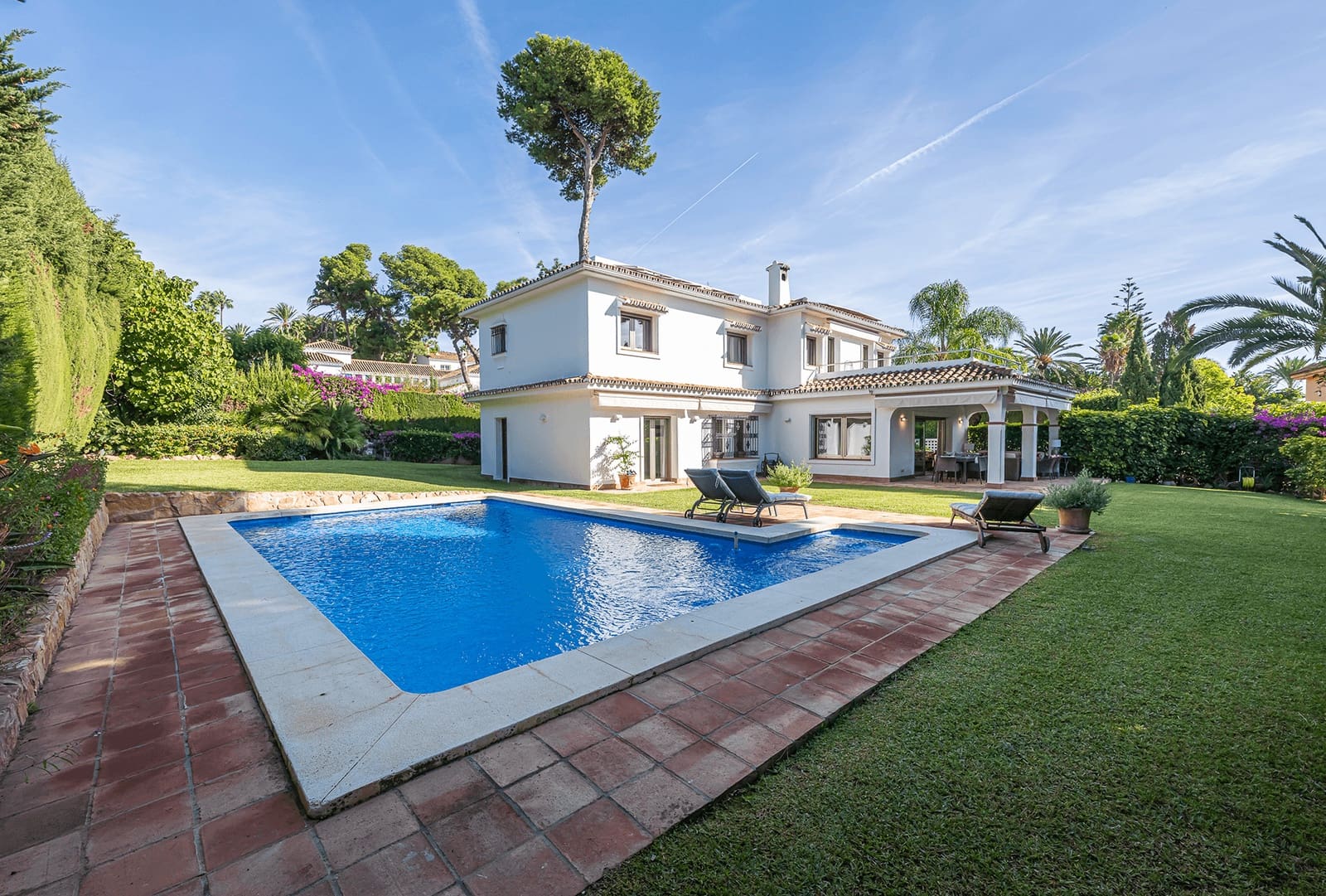5 bedroom Villa for sale in Marbella with pool garage - € 5,500,000 (Ref: 9923200)