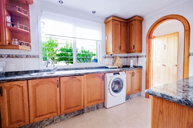 3 soveværelse Villa til salg i Rincón de la Victoria med swimmingpool garage - € 499.000 (Ref: 9923203)