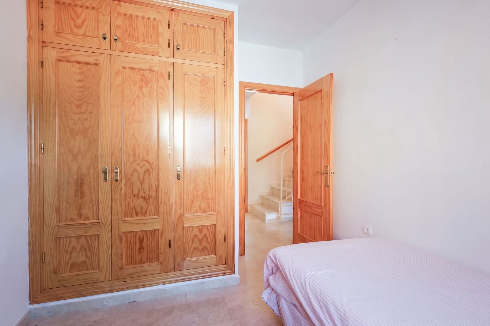 3 bedroom Villa for sale in Rincon de la Victoria with pool garage - € 499,000 (Ref: 9923203)