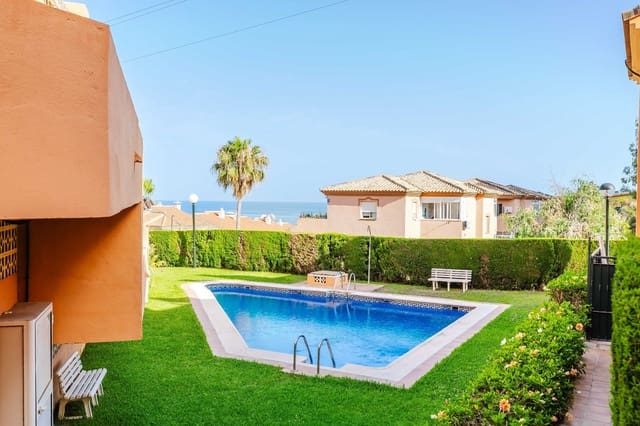 3 soveværelse Villa til salg i Rincón de la Victoria med swimmingpool garage - € 499.000 (Ref: 9923203)