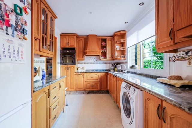 3 soveværelse Villa til salg i Rincón de la Victoria med swimmingpool garage - € 499.000 (Ref: 9923203)