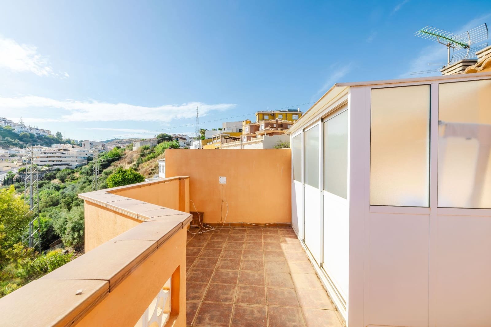 3 bedroom Villa for sale in Rincon de la Victoria with pool garage - € 499,000 (Ref: 9923203)