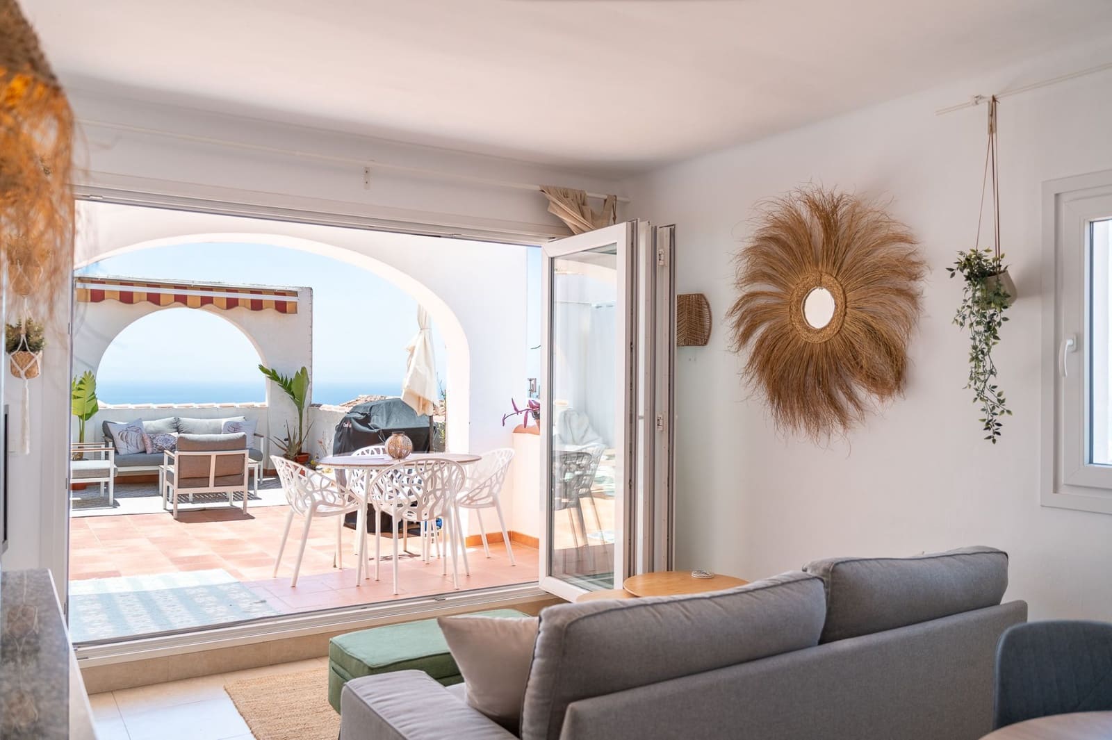 2 makuuhuone Asunto myytävänä paikassa Nerja mukana uima-altaan - 349 000 € (Ref: 9926745)