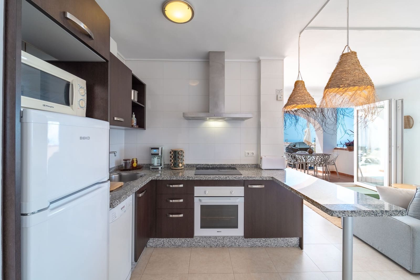 2 makuuhuone Asunto myytävänä paikassa Nerja mukana uima-altaan - 349 000 € (Ref: 9926745)