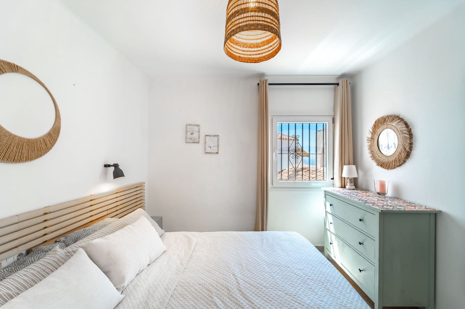 2 makuuhuone Asunto myytävänä paikassa Nerja mukana uima-altaan - 349 000 € (Ref: 9926745)