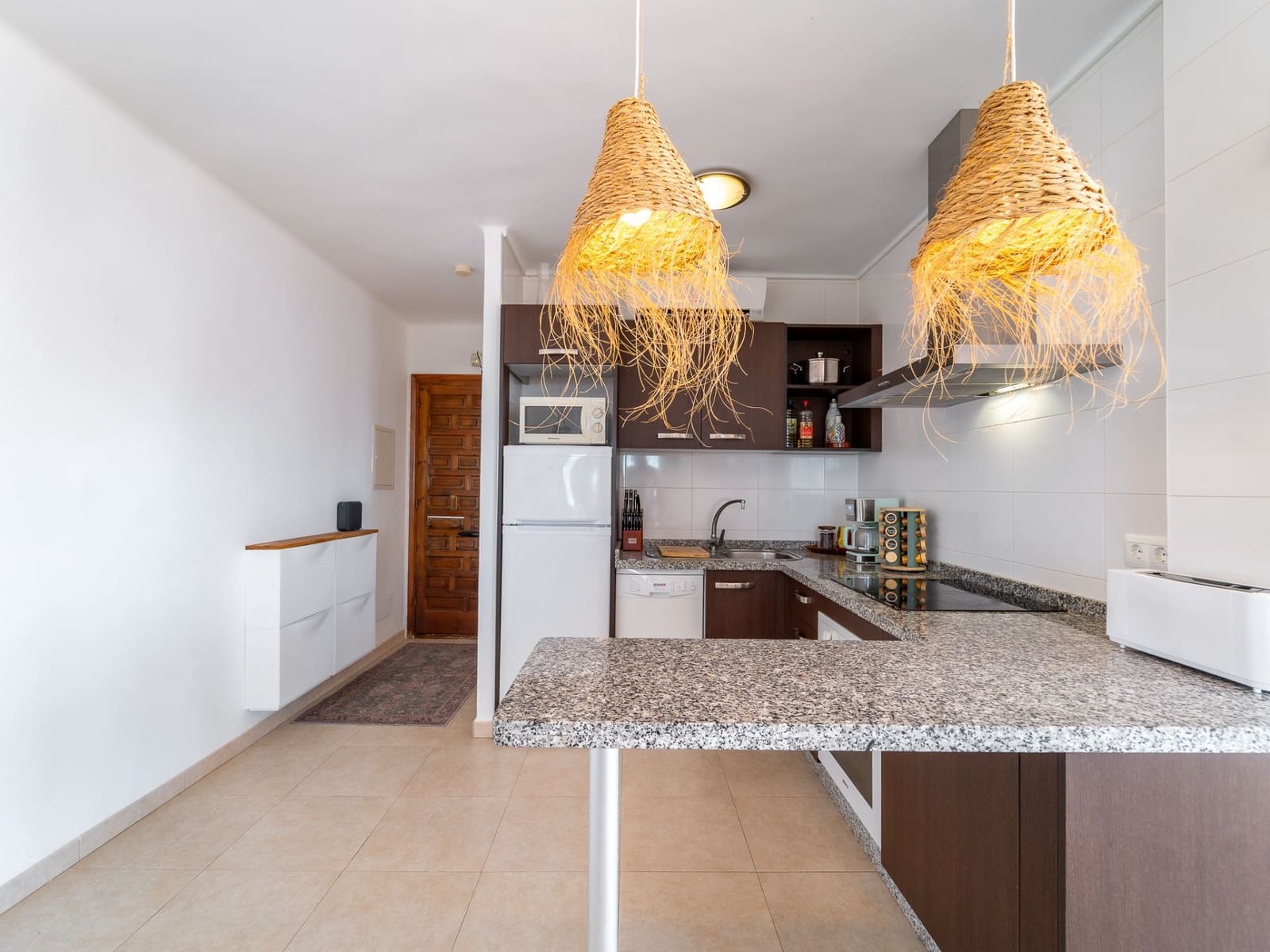 2 makuuhuone Asunto myytävänä paikassa Nerja mukana uima-altaan - 349 000 € (Ref: 9926745)