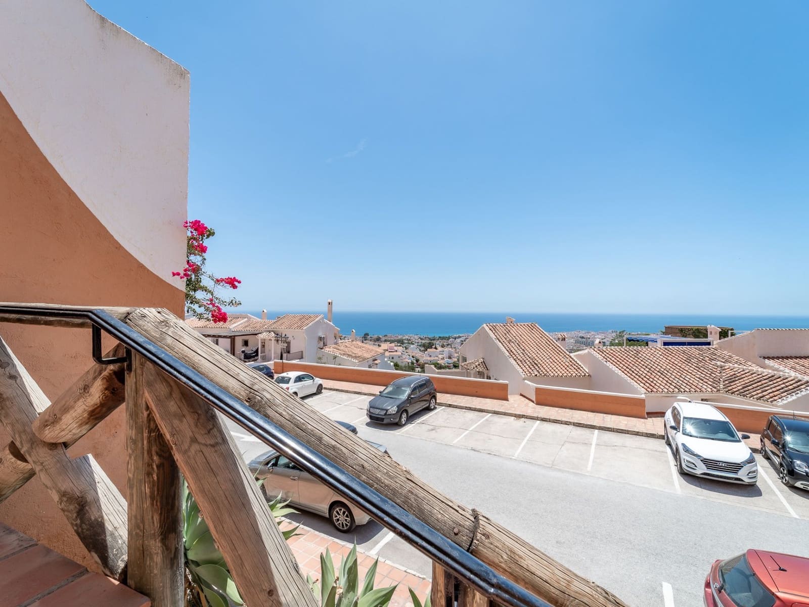 2 makuuhuone Asunto myytävänä paikassa Nerja mukana uima-altaan - 349 000 € (Ref: 9926745)
