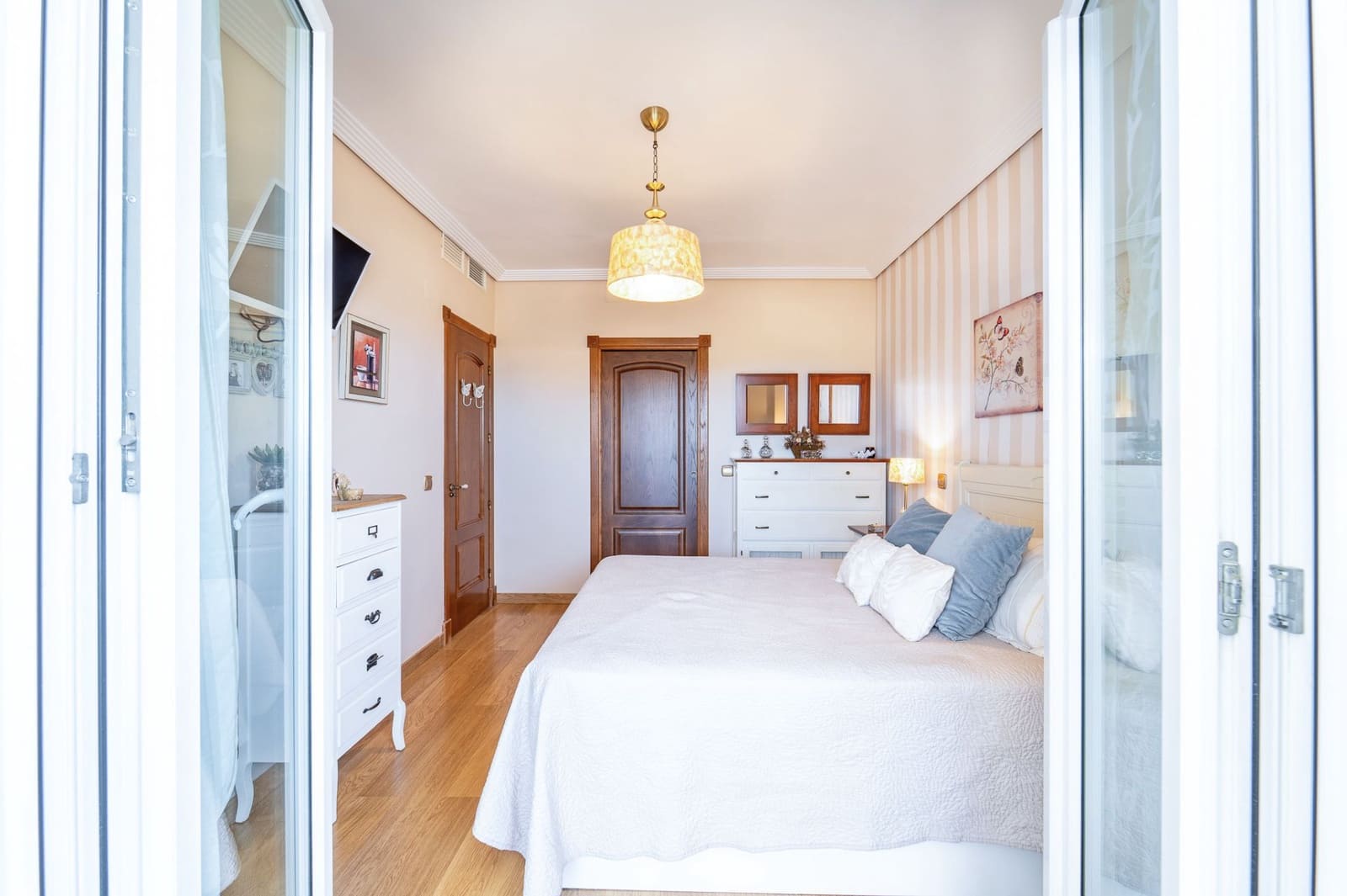 4 bedroom Semi-detached Villa for sale in Malaga city - € 630,000 (Ref: 9928708)
