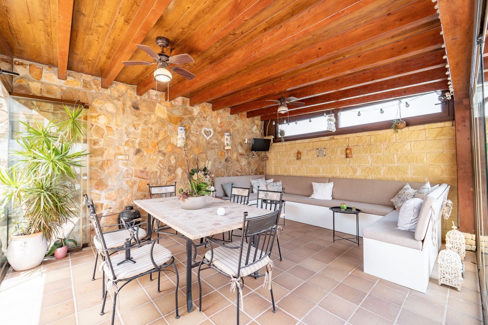 4 bedroom Semi-detached Villa for sale in Malaga city - € 630,000 (Ref: 9928708)