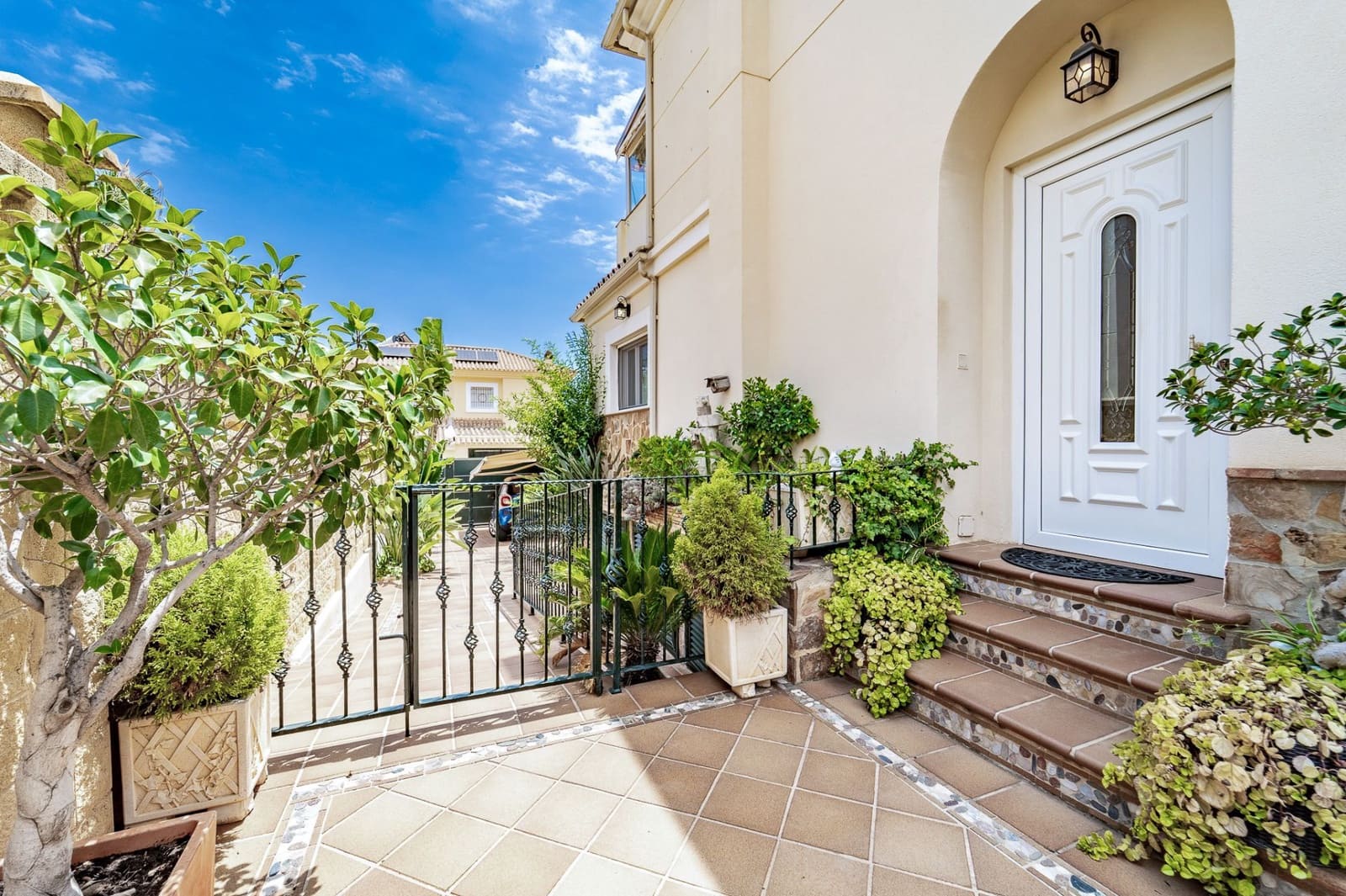 4 bedroom Semi-detached Villa for sale in Malaga city - € 630,000 (Ref: 9928708)
