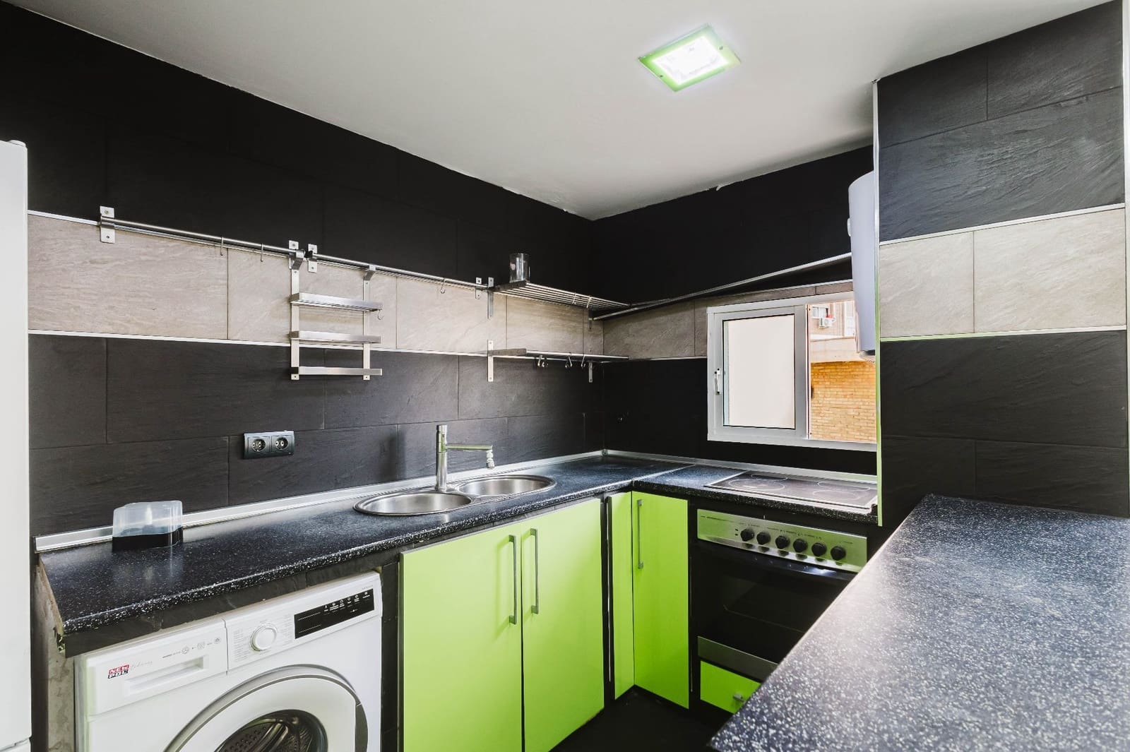 3 sovrum Lägenhet till salu i Malaga stad - 240 000 € (Ref: 9932799)