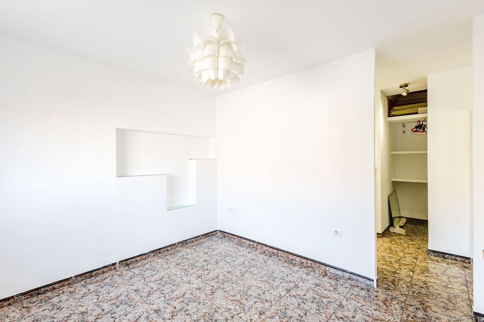 3 sovrum Lägenhet till salu i Malaga stad - 240 000 € (Ref: 9932799)