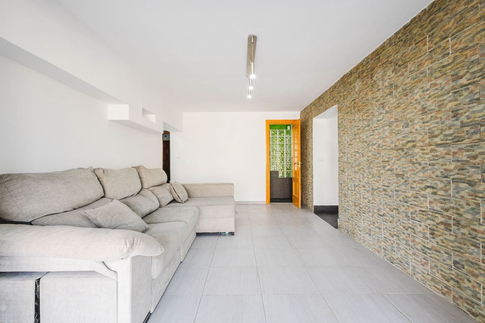 3 sovrum Lägenhet till salu i Malaga stad - 240 000 € (Ref: 9932799)