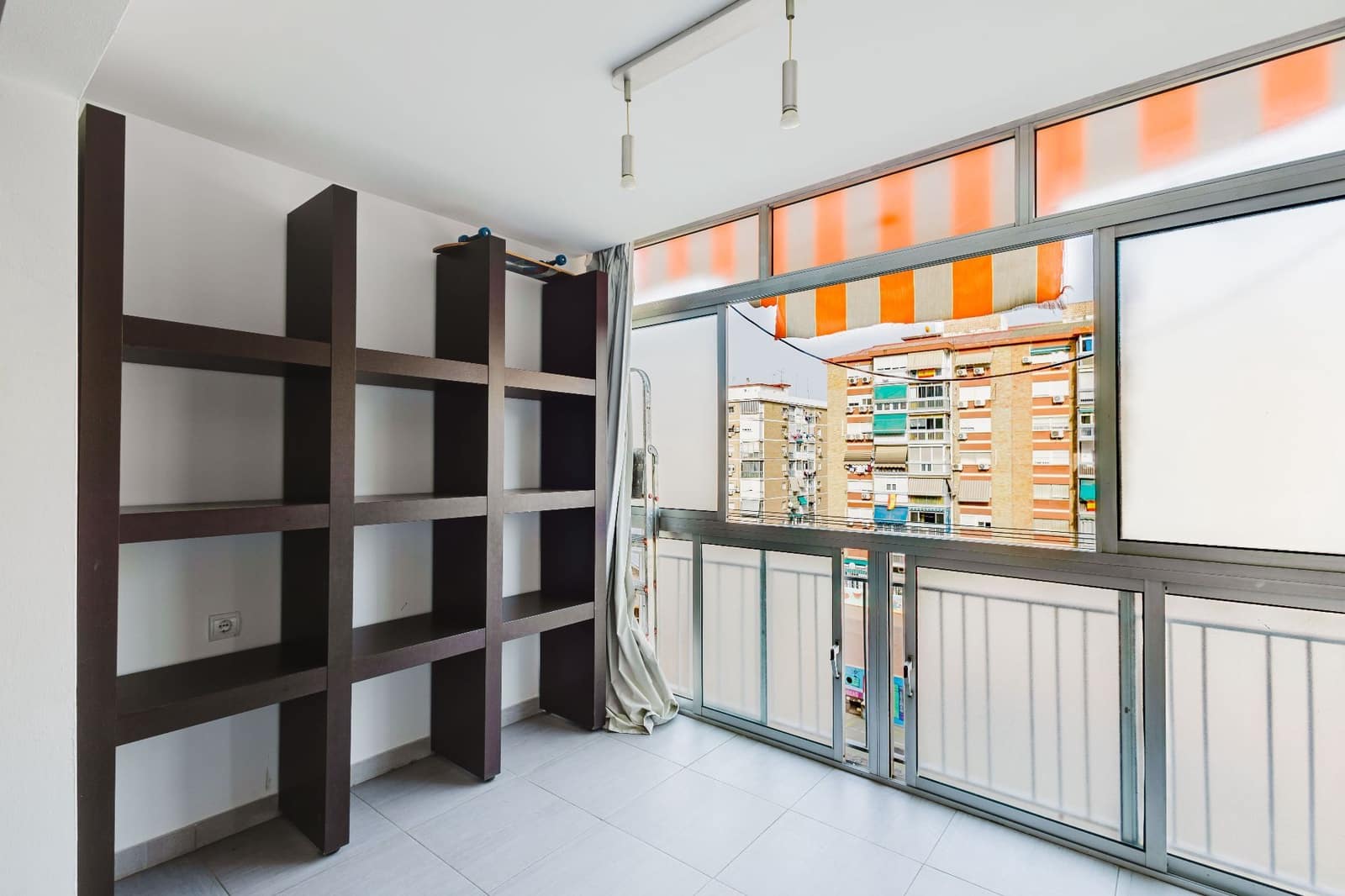 3 sovrum Lägenhet till salu i Malaga stad - 240 000 € (Ref: 9932799)